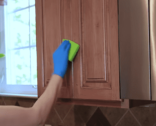 Best Way to Clean Greasy Cabinets 2023